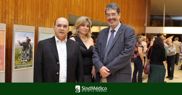 Dr. Gutemberg ocupa uma das cadeiras da Academia de Medicina e participou de homenagem