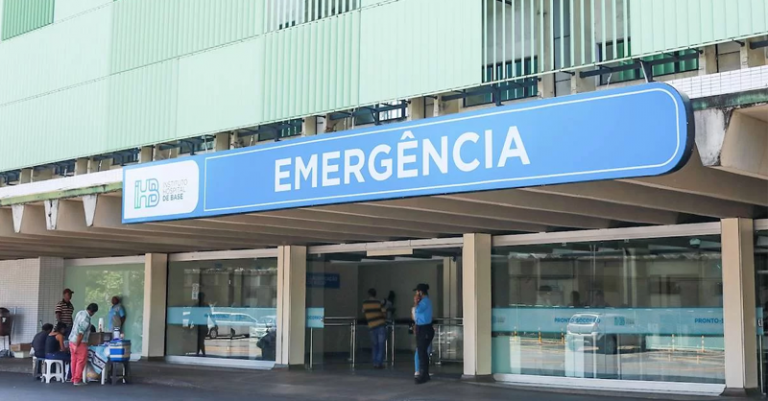 Precarizar para privatizar