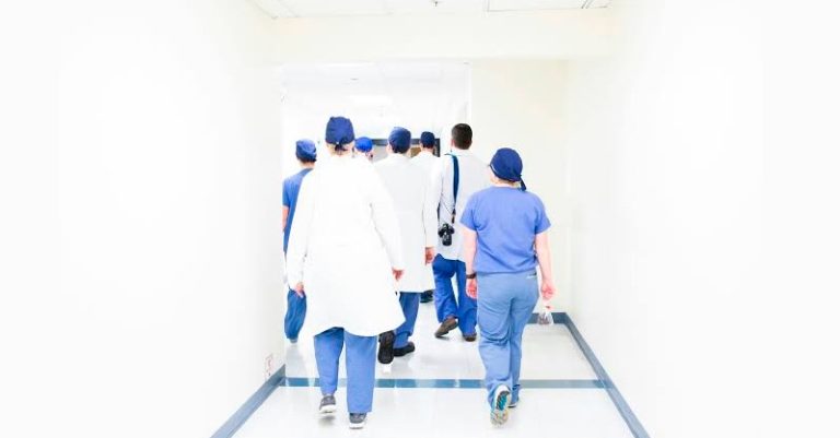 ¬¬SindMédico-DF faz campanha por novo PCCS e novas contratações de médicos para o SUS-DF